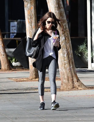 Lily Collins Poster 2771312