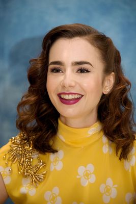Lily Collins Poster 2821457