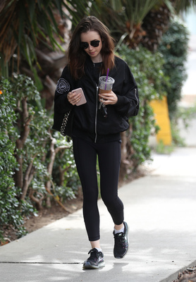 Lily Collins Poster 2821638