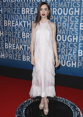 Lily Collins Poster 2888800