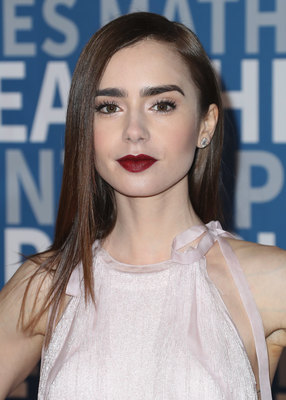 Lily Collins Poster 2888824