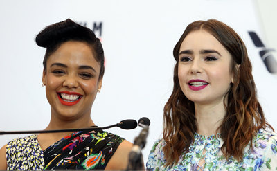 Lily Collins Poster 2888848