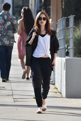 Lily Collins Poster 2888853