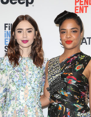 Lily Collins Poster 2888865