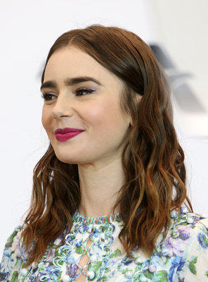 Lily Collins Poster 2888886