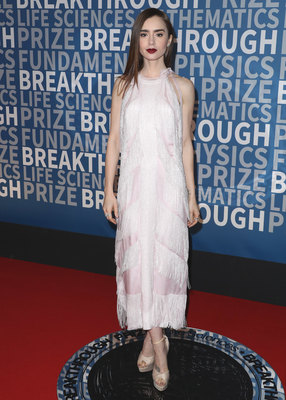 Lily Collins Poster 2888900