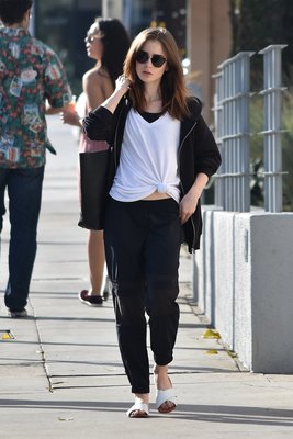 Lily Collins Poster 2888903