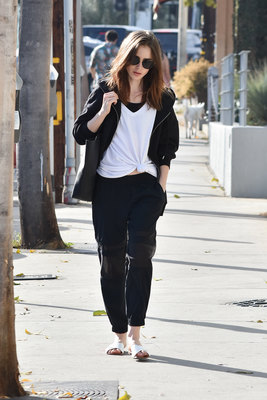 Lily Collins Poster 2928019