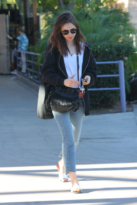 Lily Collins Poster 2928022