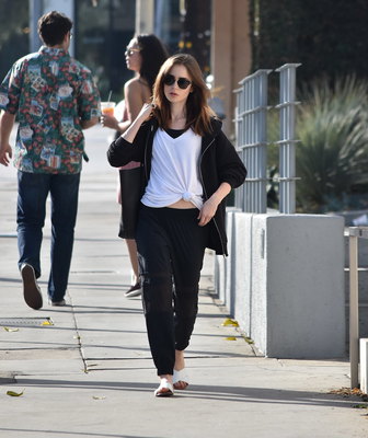 Lily Collins Poster 2928027