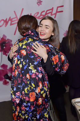 Lily Collins Poster 2928030