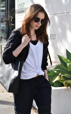 Lily Collins Poster 2928046