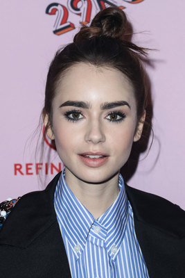 Lily Collins Poster 2928064