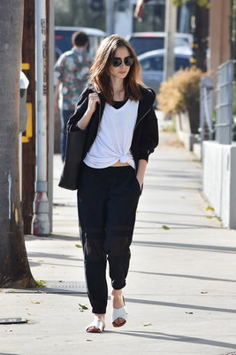 Lily Collins Poster 2928098