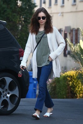 Lily Collins Poster 2928116