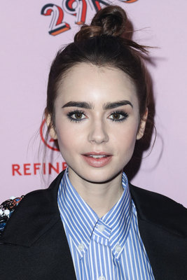 Lily Collins Poster 2928128