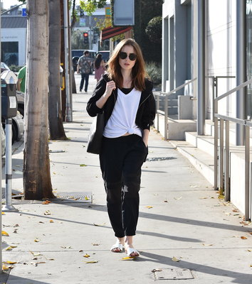 Lily Collins Poster 2928146