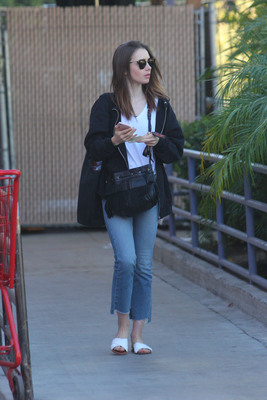 Lily Collins Poster 2928176