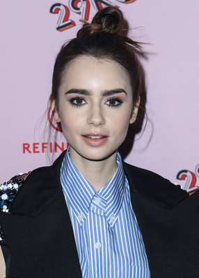 Lily Collins Poster 2928186