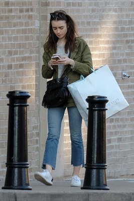 Lily Collins Poster 2961114