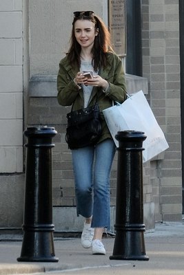 Lily Collins Poster 2961116