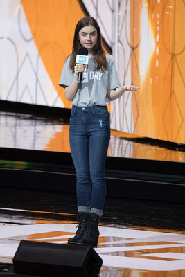 Lily Collins Poster 3112396
