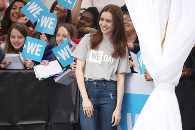 Lily Collins Poster 3133633