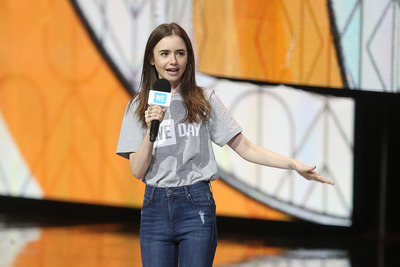 Lily Collins Poster 3133654