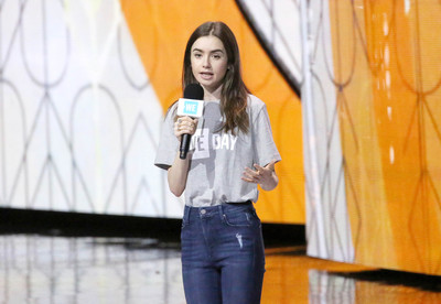 Lily Collins Poster 3133656