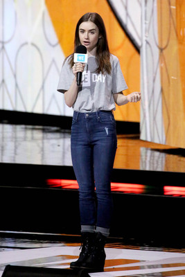 Lily Collins Poster 3133663