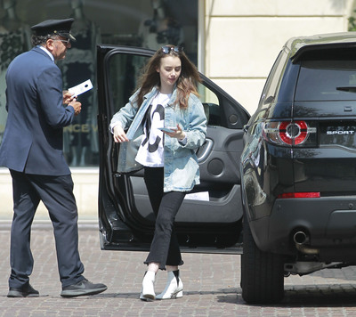 Lily Collins Poster 3312656