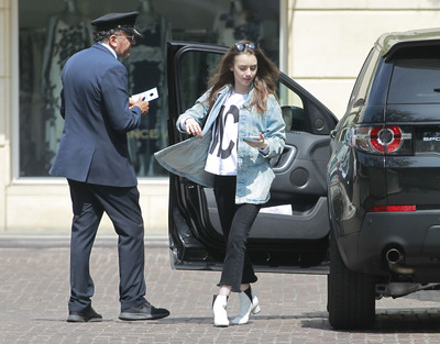 Lily Collins Poster 3315071