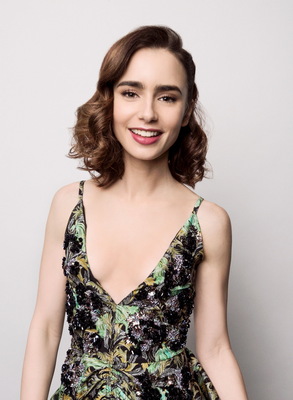 Lily Collins Poster 3673579