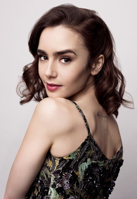 Lily Collins Poster 3673582