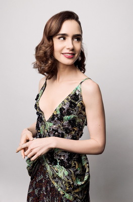 Lily Collins Poster 3673590