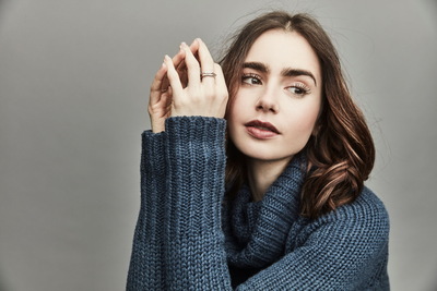 Lily Collins Poster 3673592