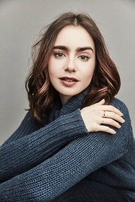 Lily Collins Poster 3673594