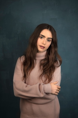 Lily Collins Poster 3673599