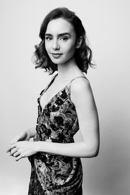 Lily Collins Poster 3673600