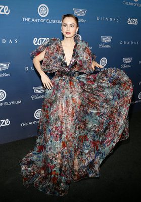 Lily Collins Poster 3738236