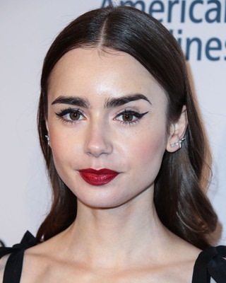 Lily Collins Poster 3738302