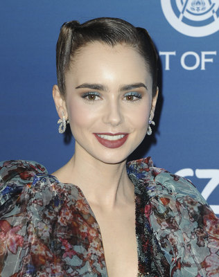 Lily Collins Poster 3738376