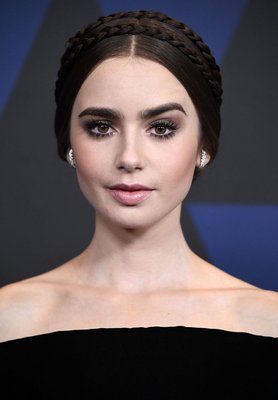 Lily Collins Poster 3757630