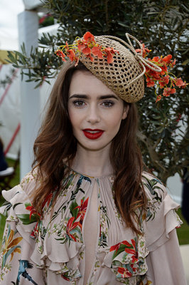 Lily Collins Poster 3757641