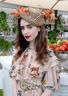 Lily Collins Poster 3757648