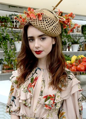 Lily Collins Poster 3757675