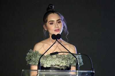 Lily Collins Poster 3757678