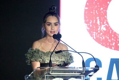 Lily Collins Poster 3757702