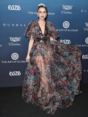 Lily Collins Poster 3790322