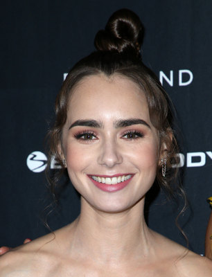 Lily Collins Poster 3790356